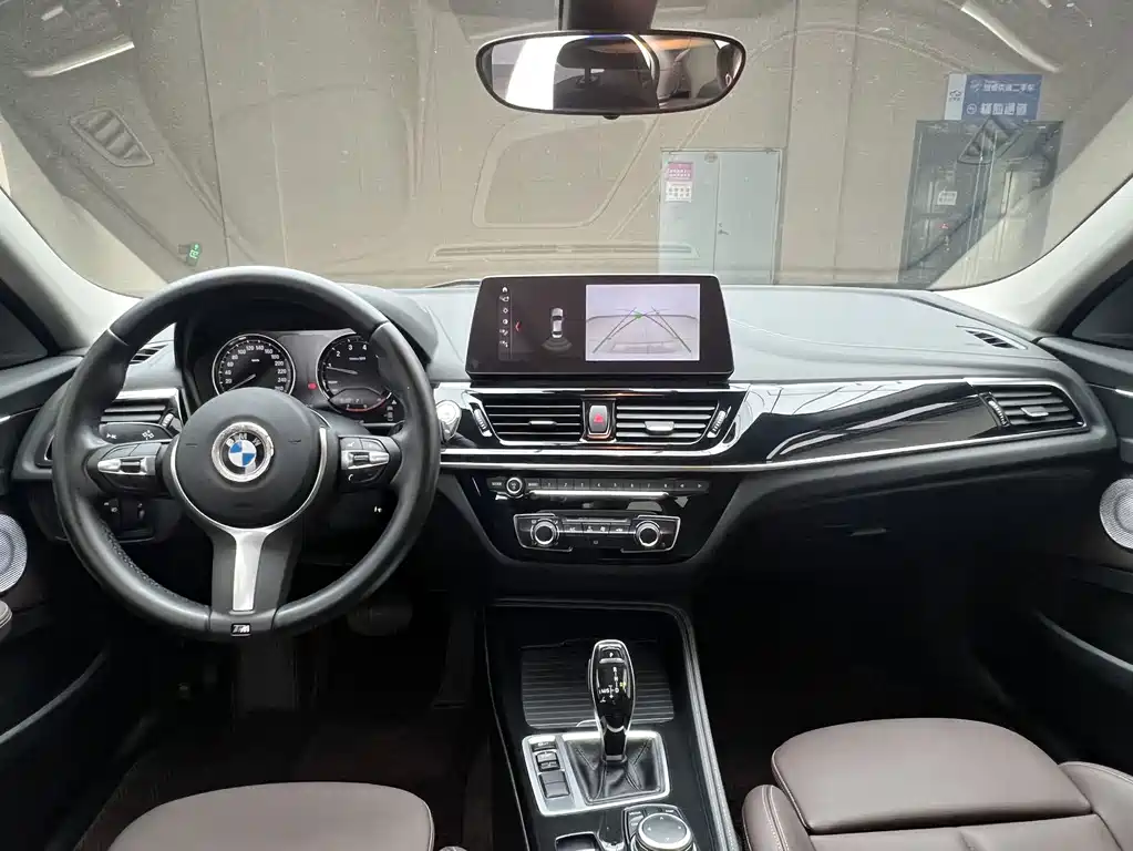 BMW 1 Series 2023 — фото 15