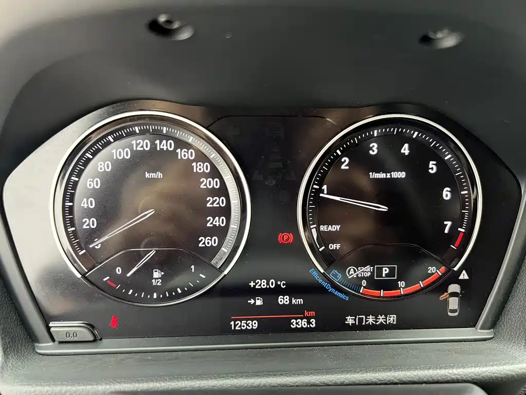BMW 1 Series 2023 — фото 19