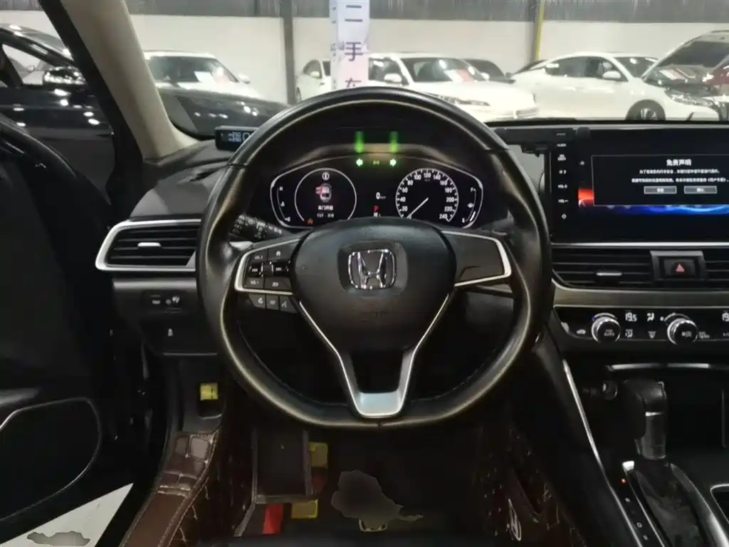 Honda Accord 2023 — фото 11