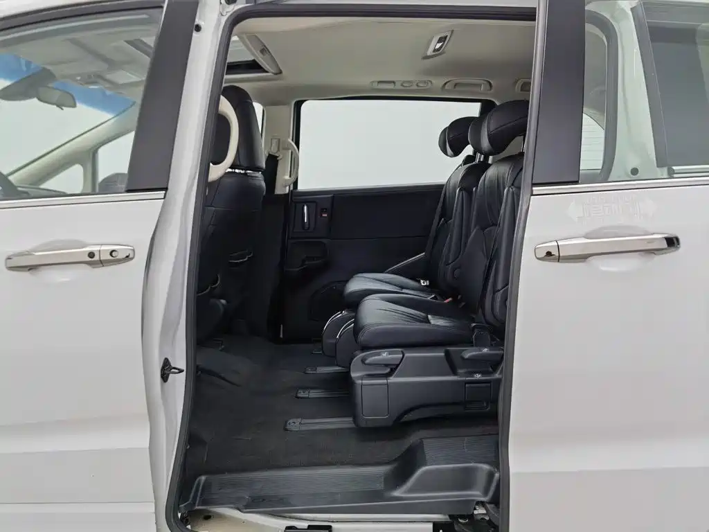 Honda Odyssey 2020 — фото 15