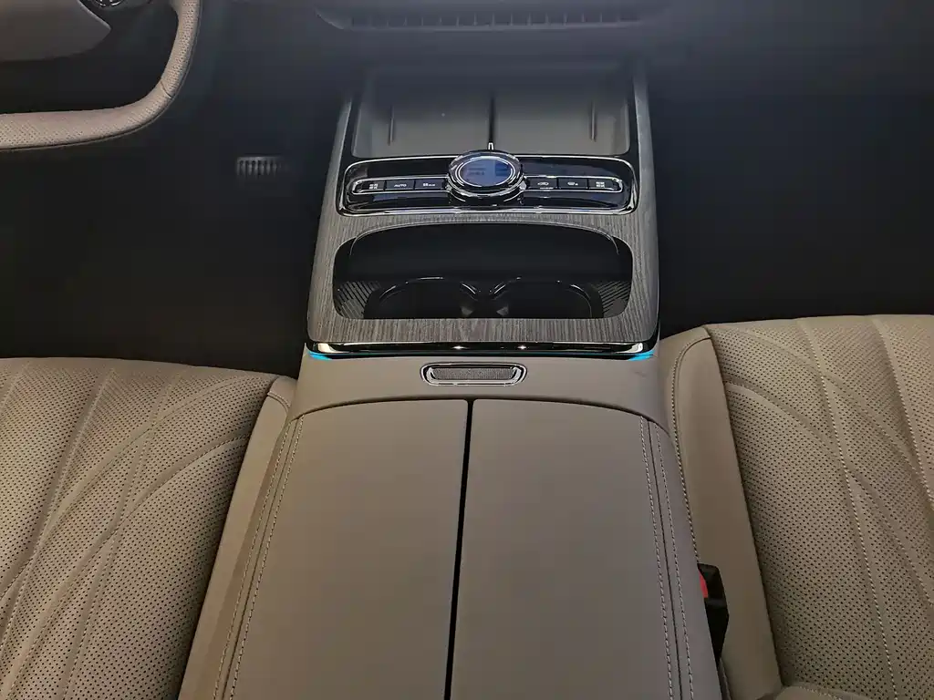 Geely Galaxy Starshine 8 2026 — фото 11