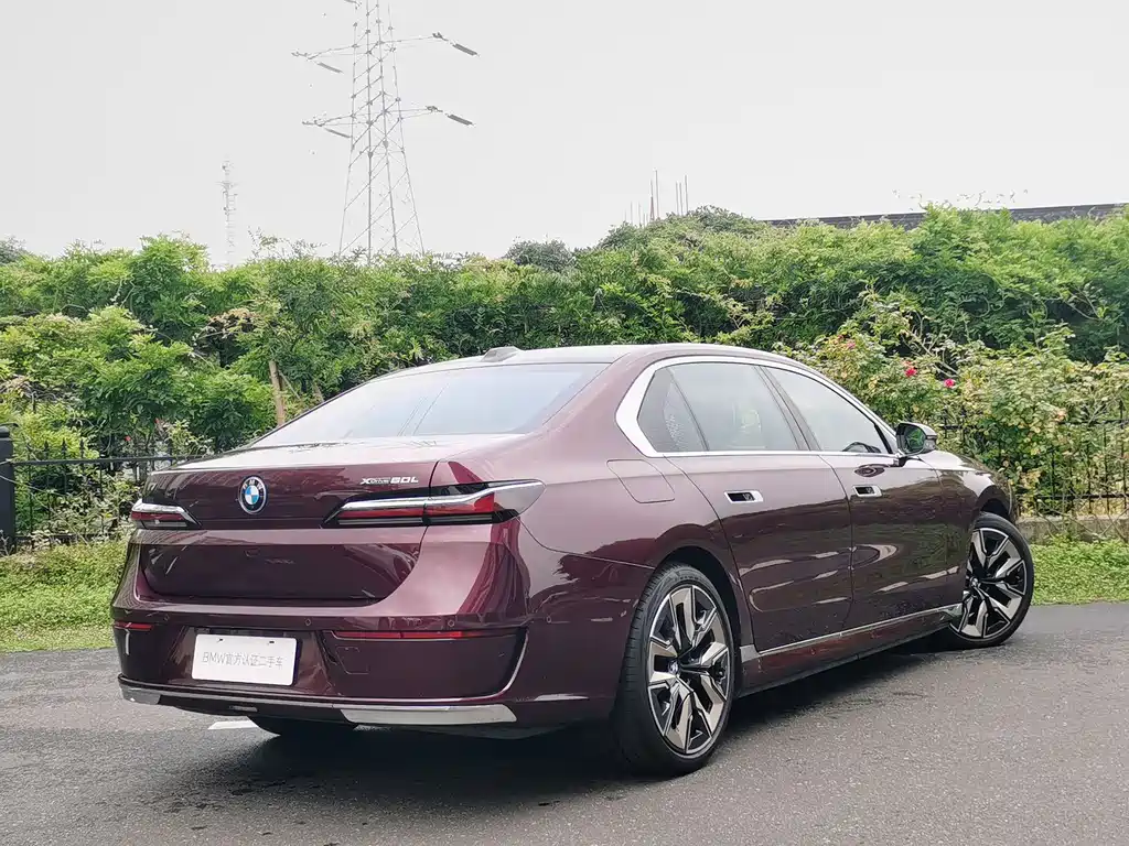 BMW i7 2024