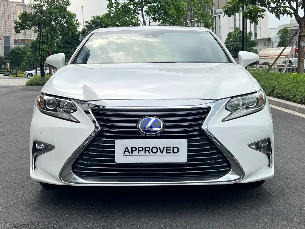 Lexus ES 2016 — фото 2