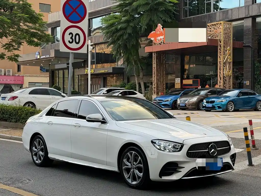 Mercedes-Benz E-Class 2022
