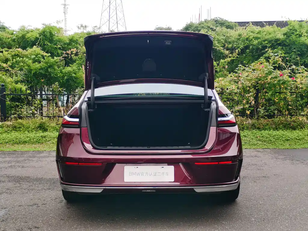 BMW i7 2024