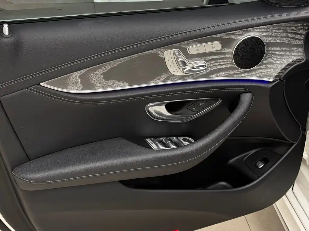 Mercedes-Benz E-Class 2020 — фото 9