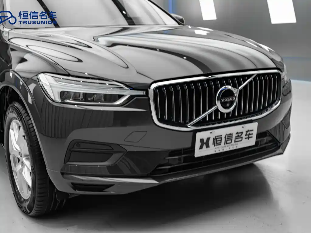 Volvo XC60 2019 — фото 8