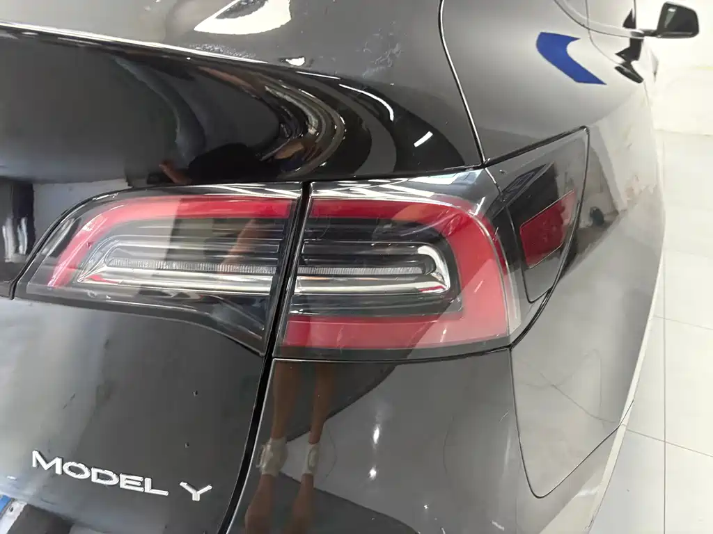 Tesla Model Y 2022 — фото 18