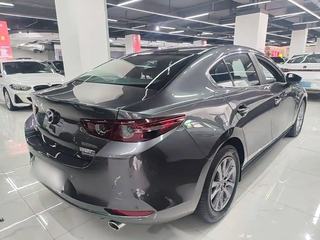 Mazda 3 Axela 2024