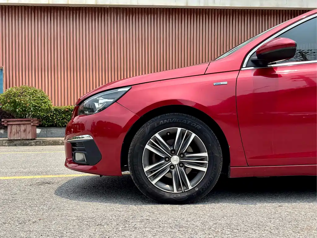 Peugeot 308 2016