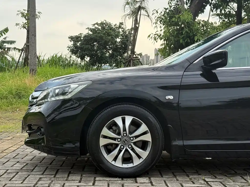 Honda Accord 2015 — фото 13