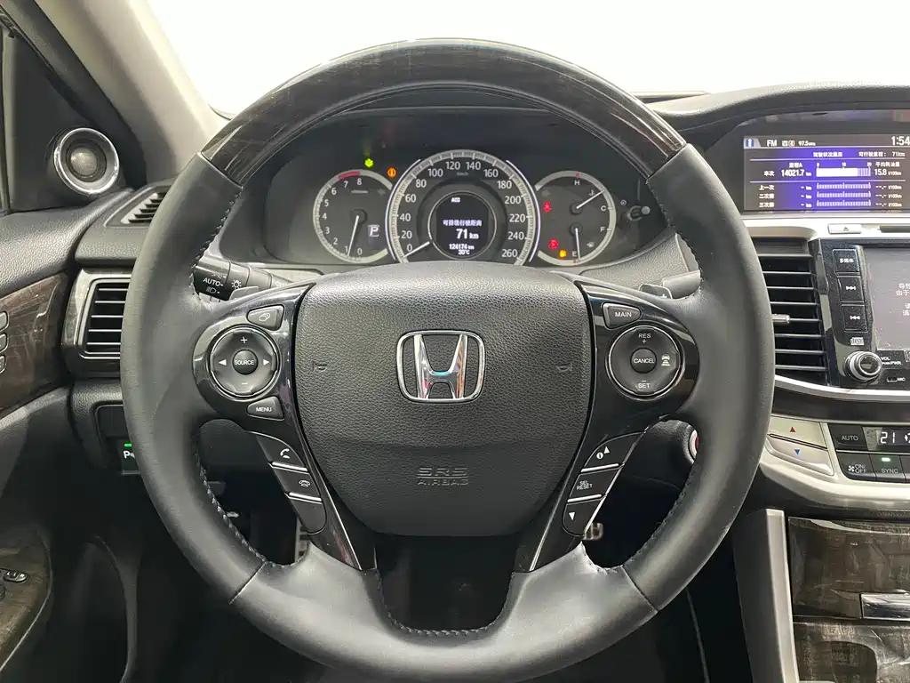 Honda Accord 2015 — фото 17