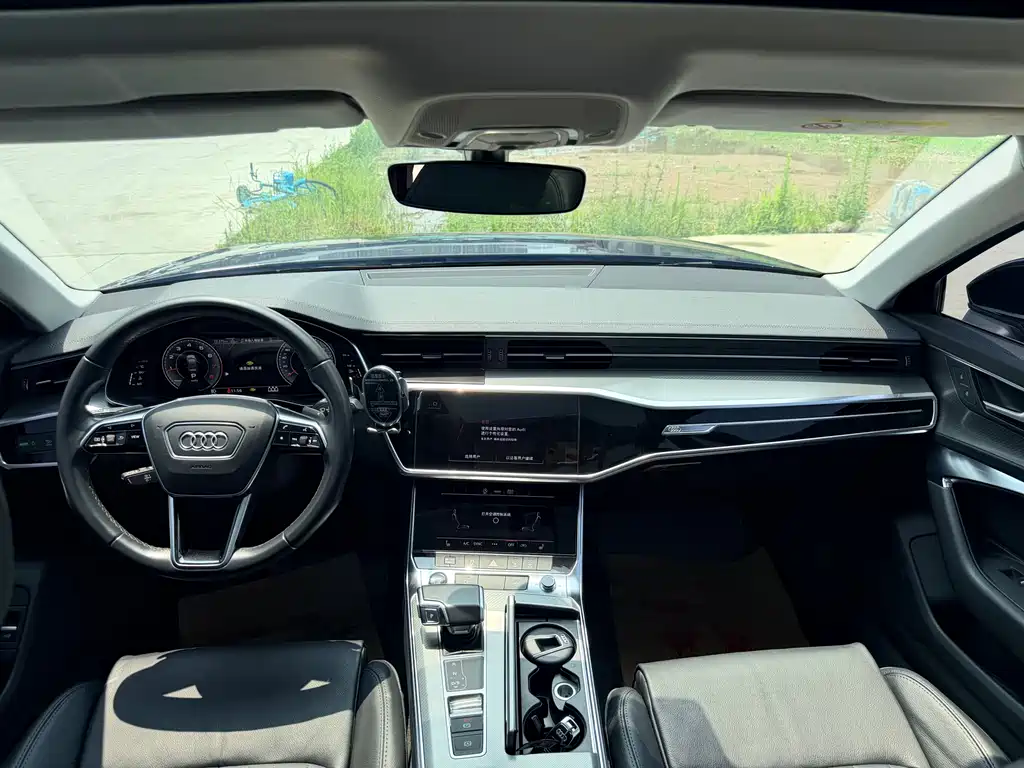Audi A6L 2022
