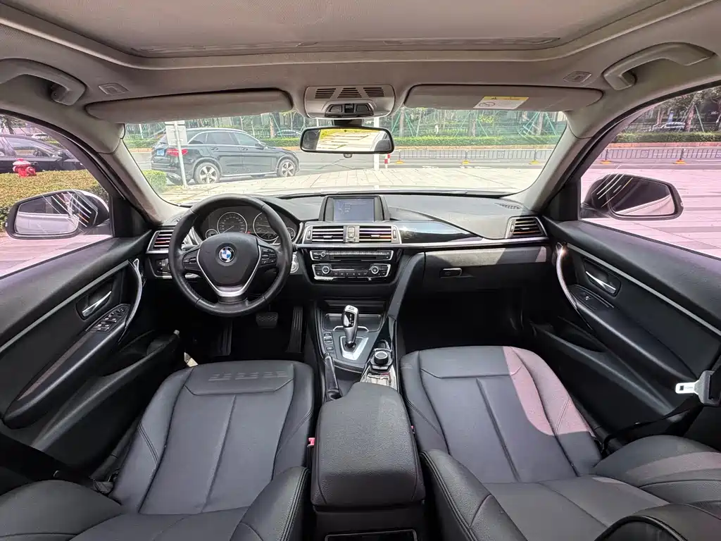 BMW 3 Series 2017 — фото 15
