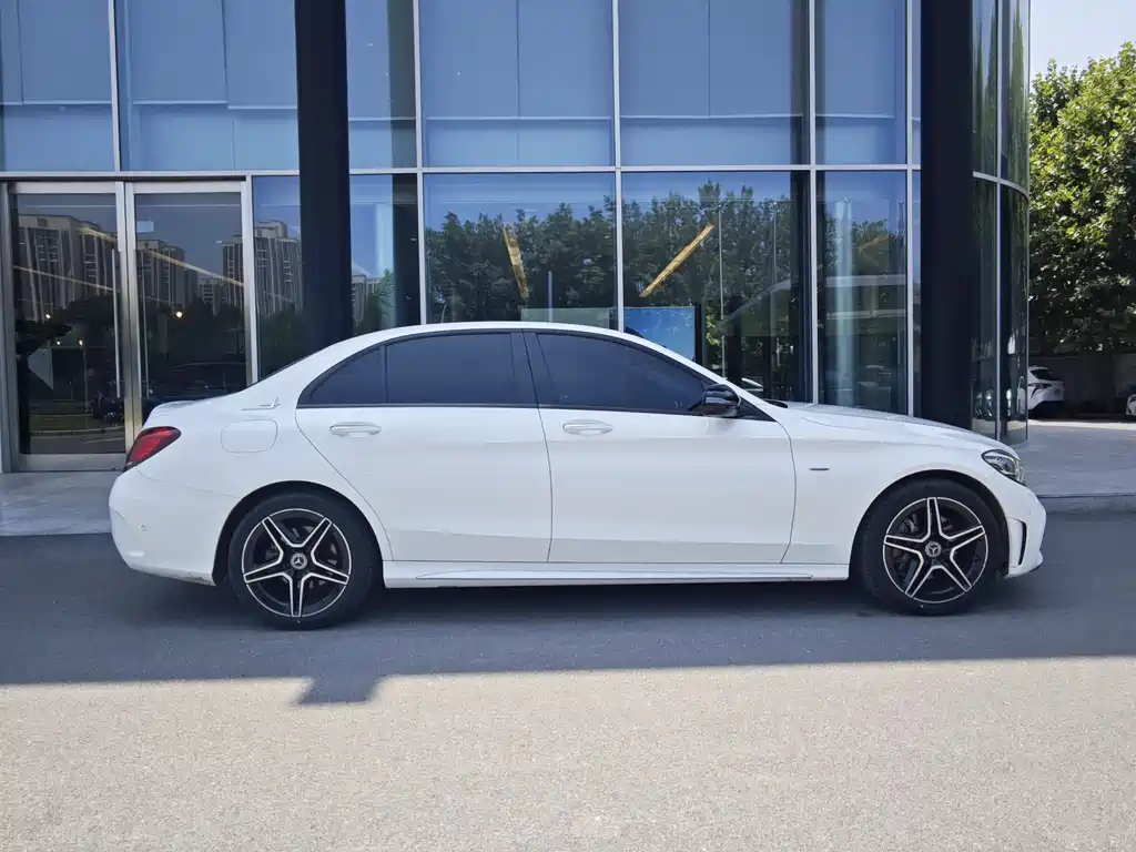 Mercedes-Benz C-Class 2020