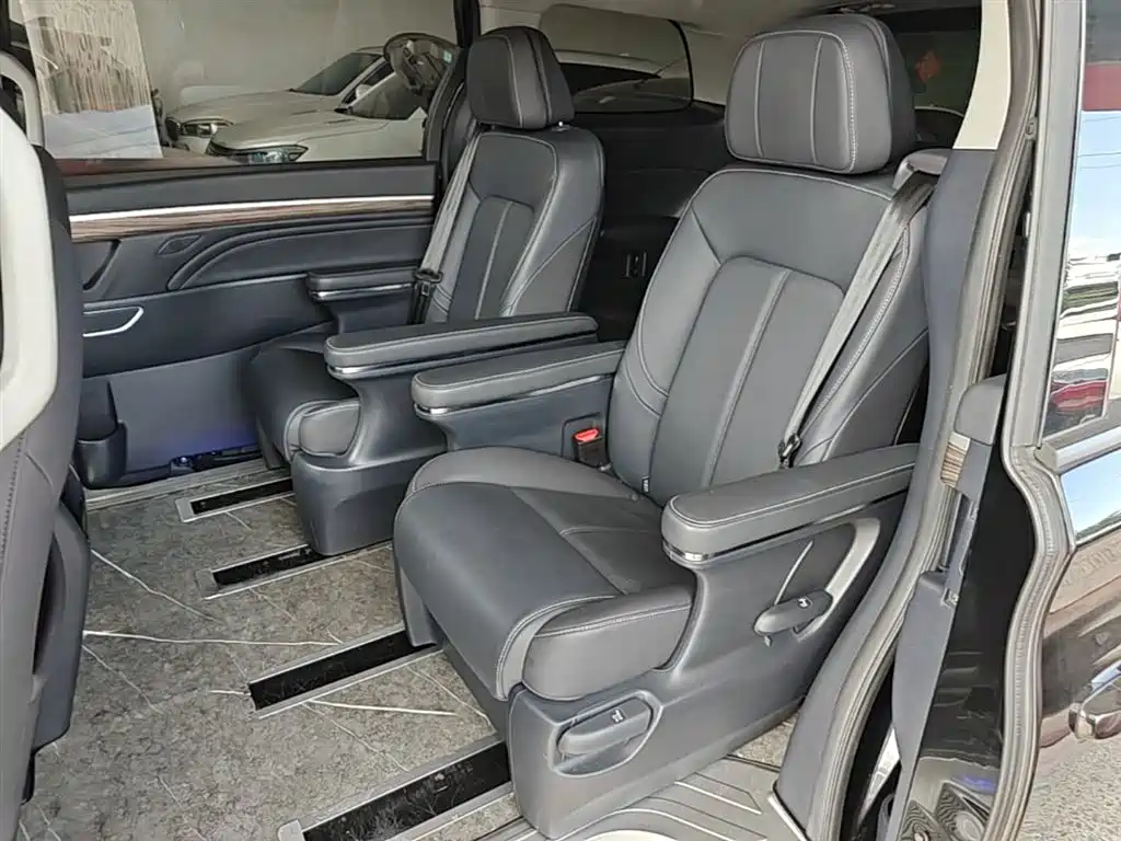 GAC Motor Trumpchi M8 2021 — фото 17