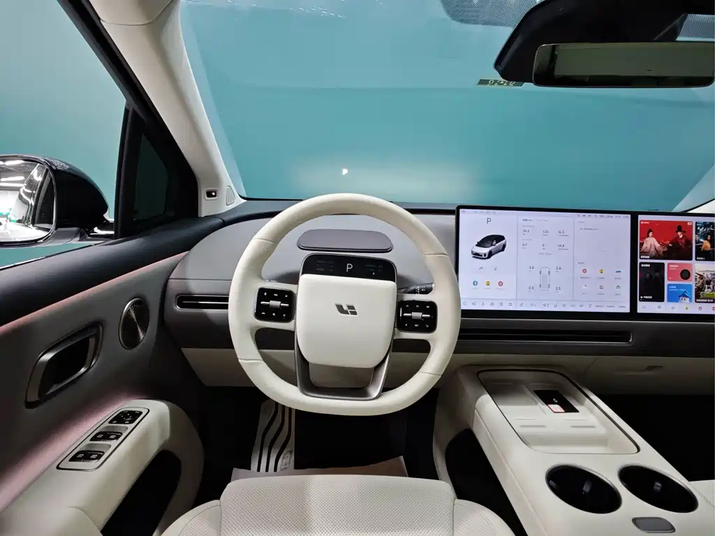 Li Auto i8 2025 — фото 16