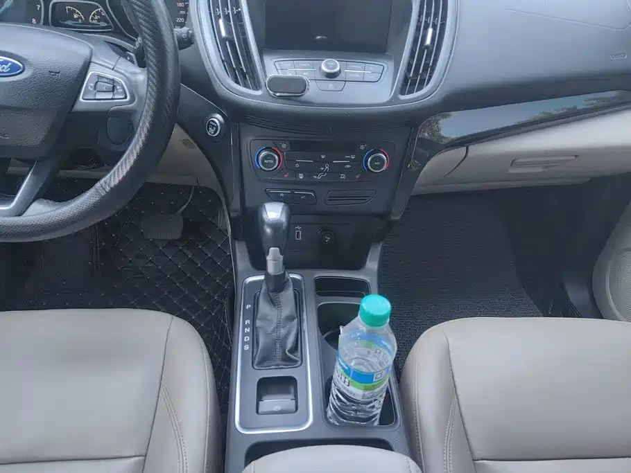 Ford Kuga 2017 — фото 16