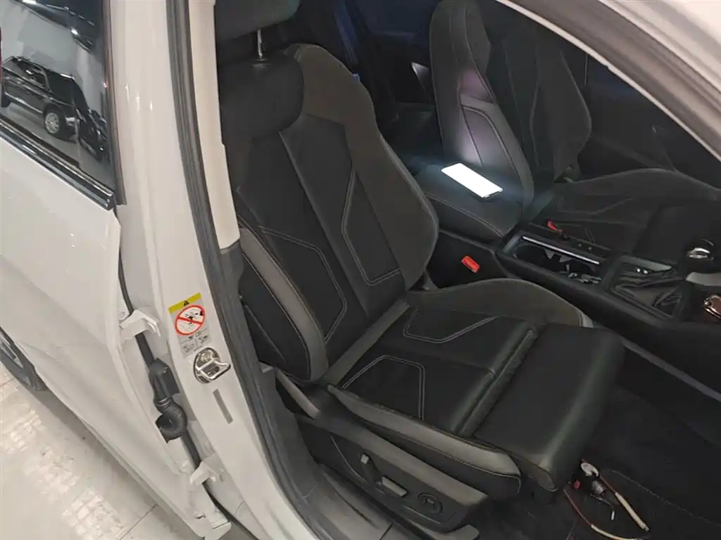 Audi Q3 Sportback 2023 — фото 25