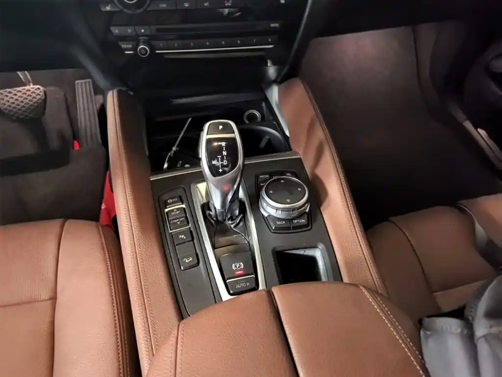 BMW X6 2015 — фото 14