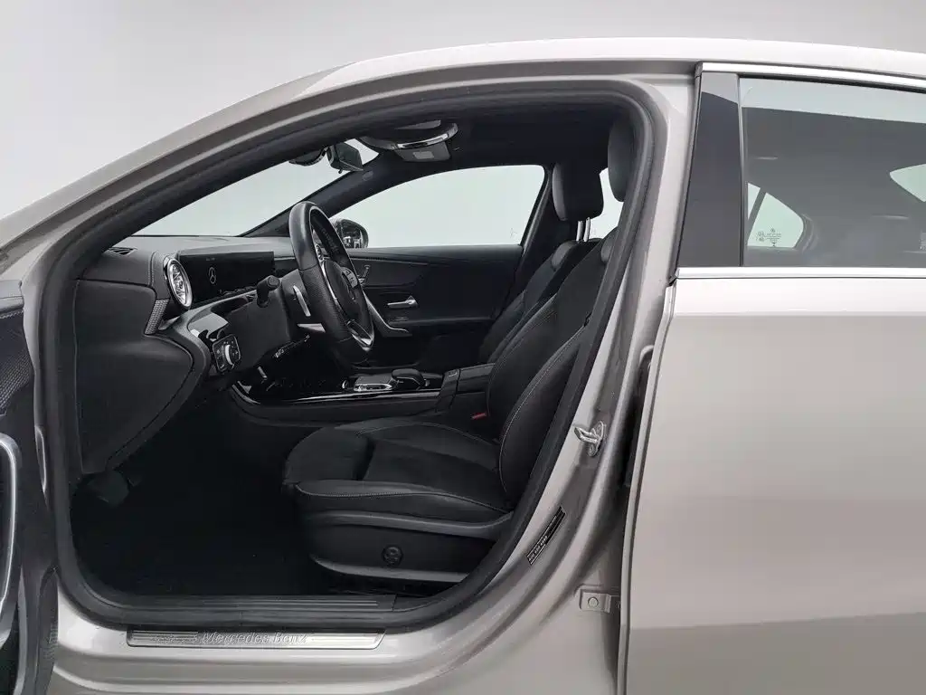 Mercedes-Benz A-Class 2020 — фото 10