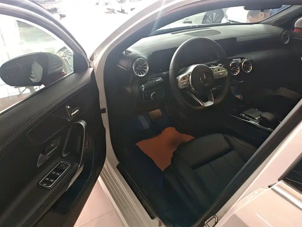 Mercedes-Benz A-Class 2022 — фото 12