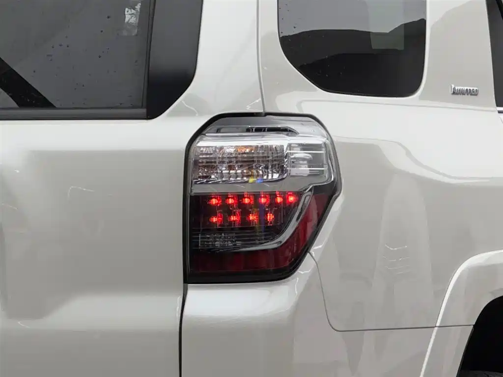 Toyota Land Cruiser 2020 — фото 26