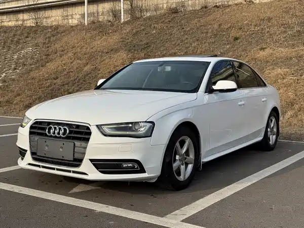 Audi A4L 2015