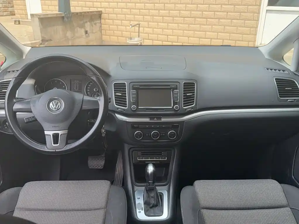 Volkswagen Sharan 2015 — фото 9