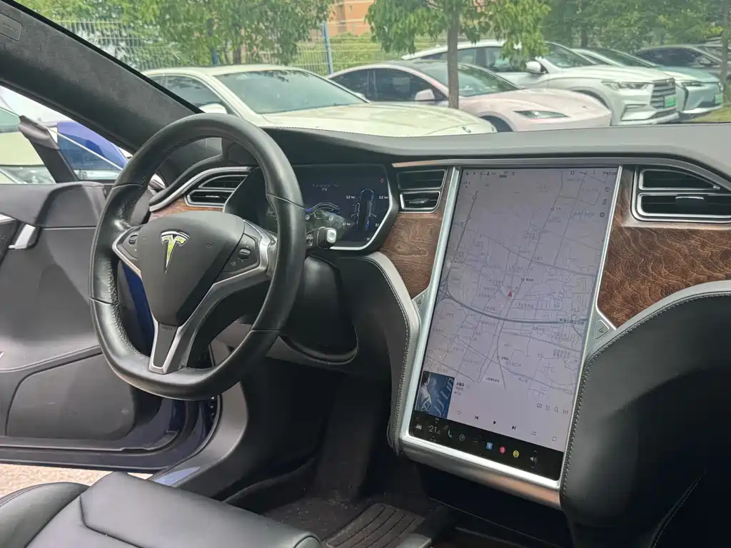 Tesla Model S 2018 — фото 12