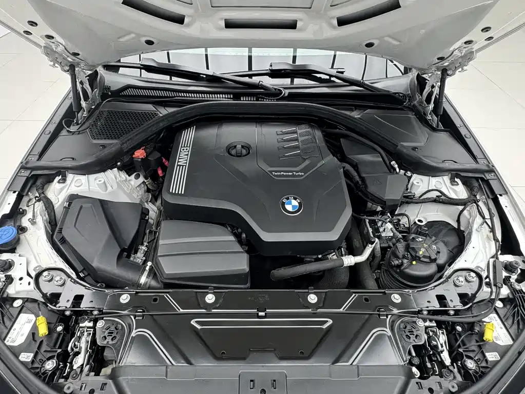 BMW 3 Series 2023 — фото 19