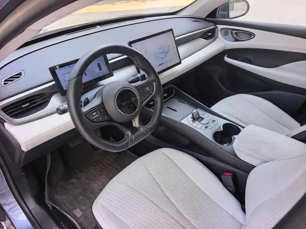 BYD Seal 05 DM-i 2025 — фото 12