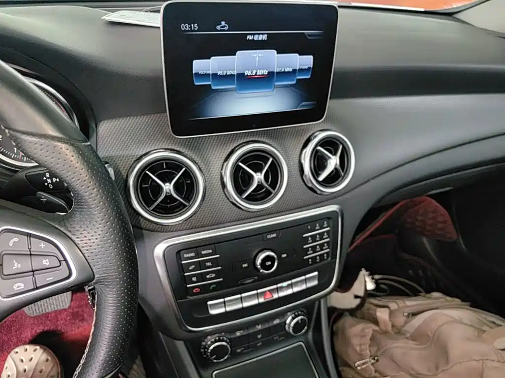 Mercedes-Benz GLA 2018 — фото 13