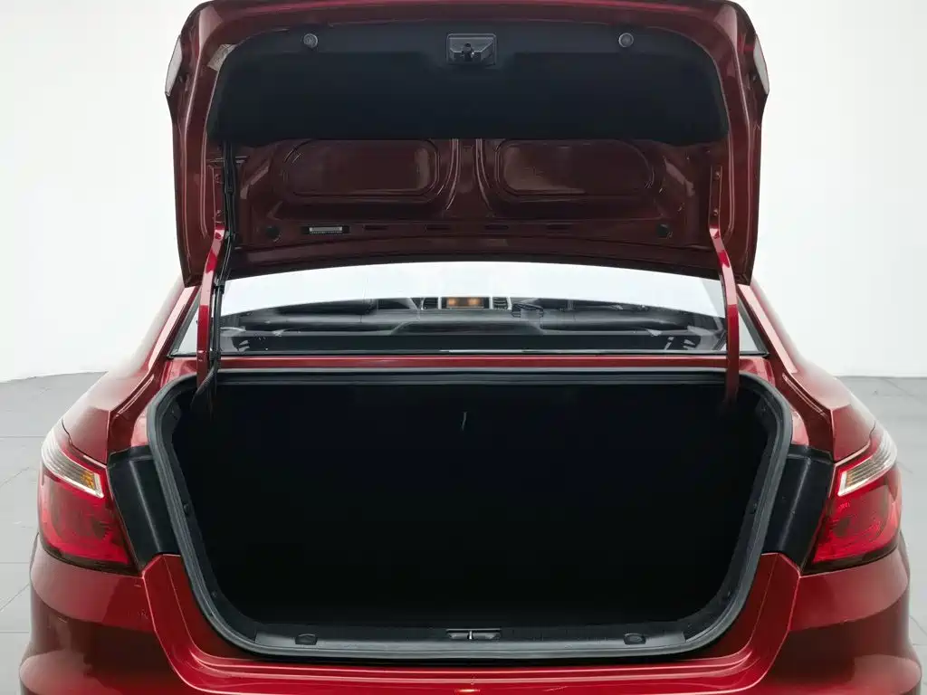 Changan Eado 2016 — фото 16