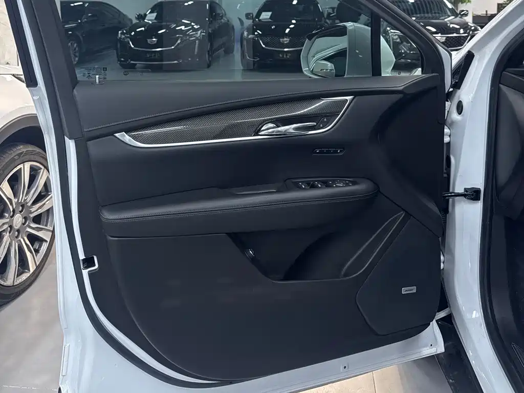 Cadillac XT5 2022 — фото 12