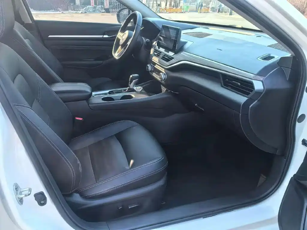 Nissan Teana 2022