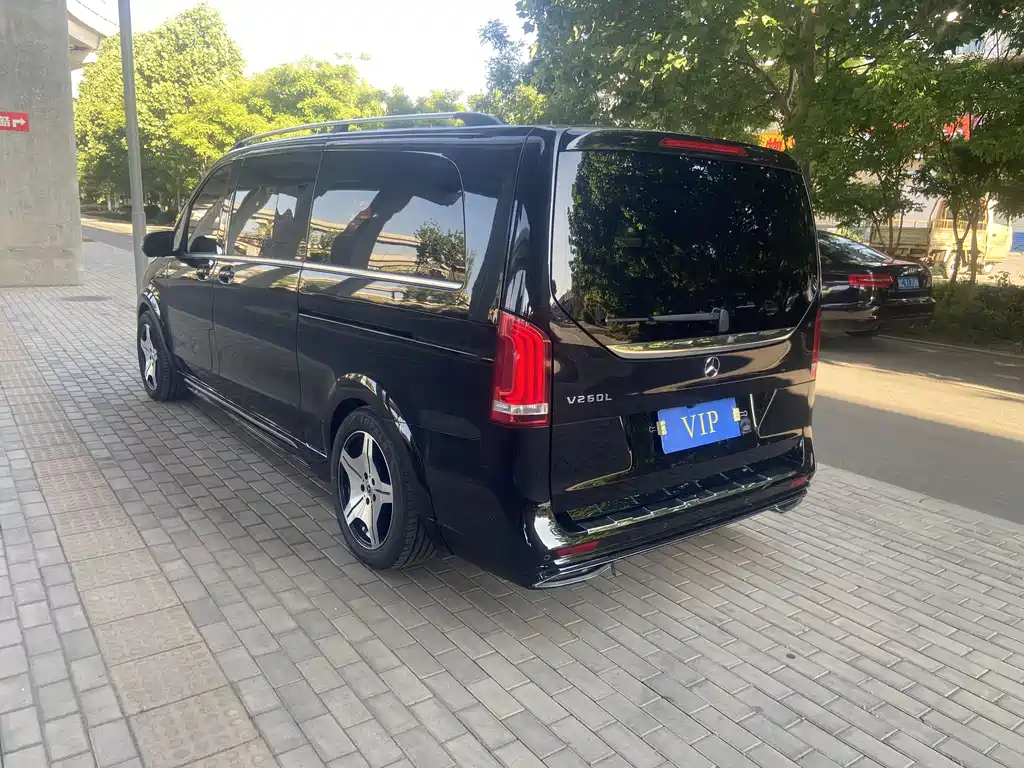 Mercedes-Benz V-Class 2020 — фото 2