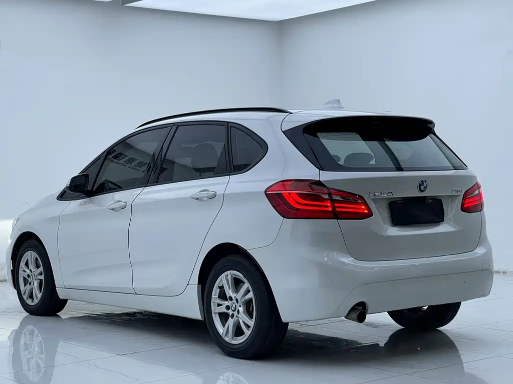 BMW 2 Series Active Tourer 2016 — фото 6