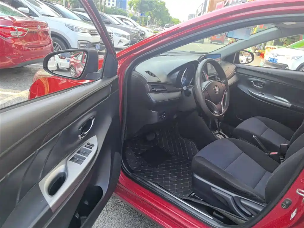 Toyota Yaris L 2016 — фото 16