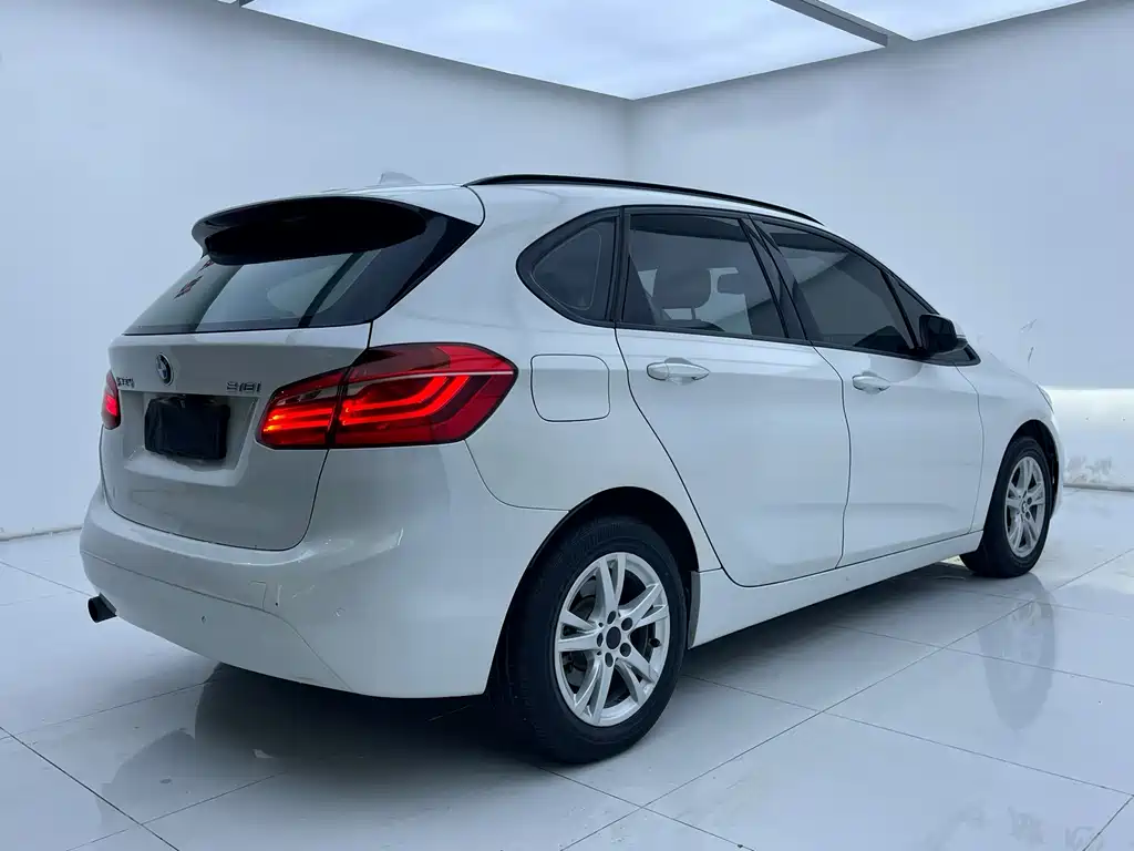 BMW 2 Series Active Tourer 2016 — фото 4