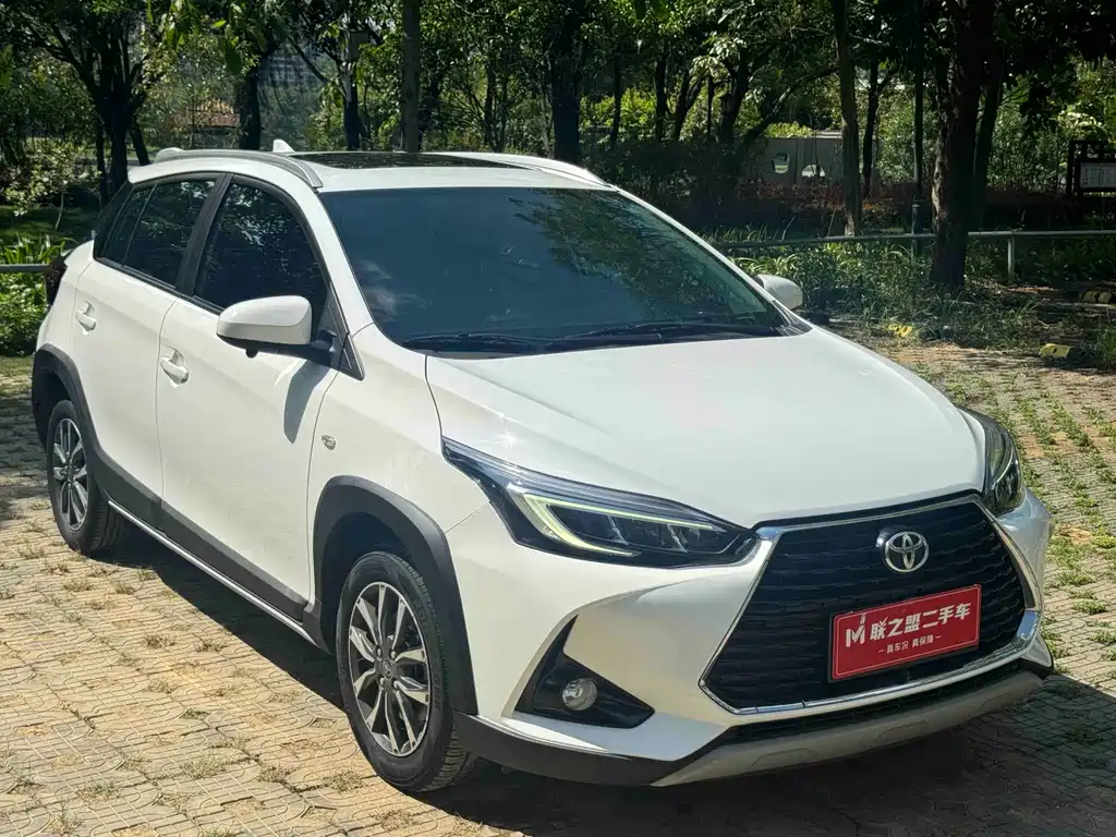 Toyota Yaris L 2023 — фото 8