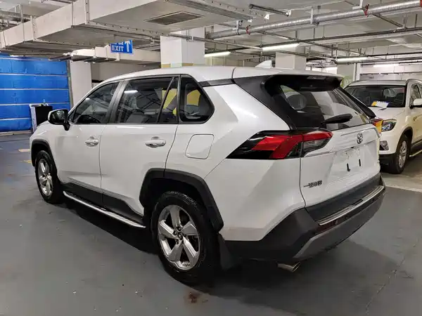 Toyota RAV4 2021