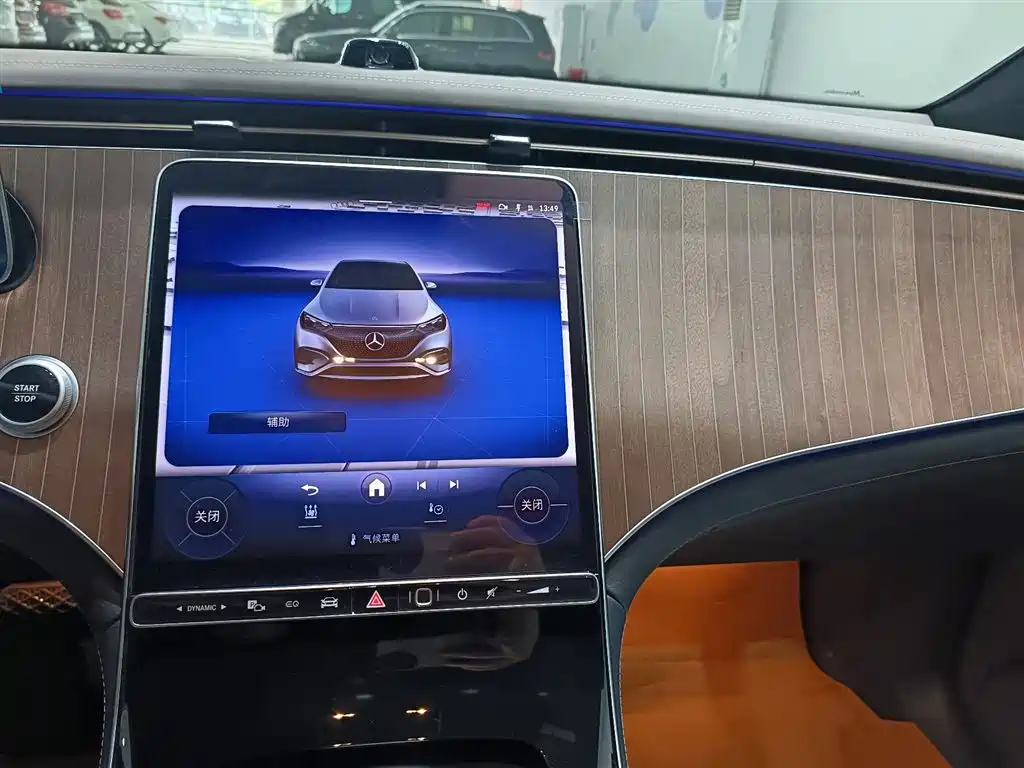 Mercedes-Benz EQE SUV 2025