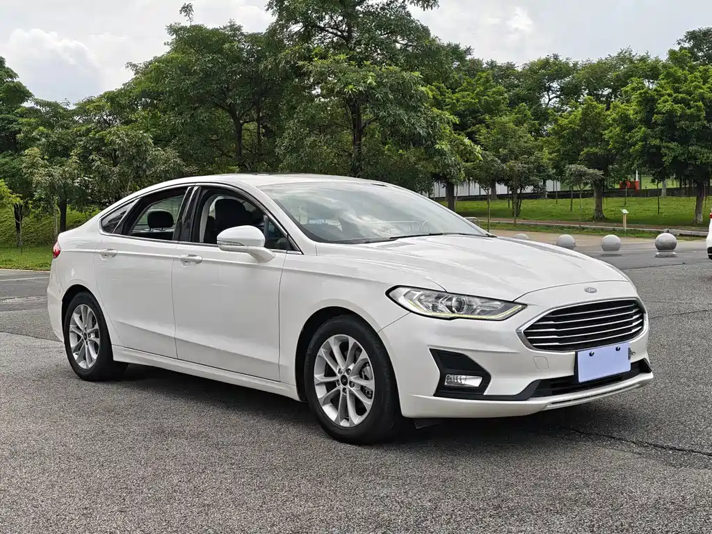Ford Mondeo 2022 — фото 3