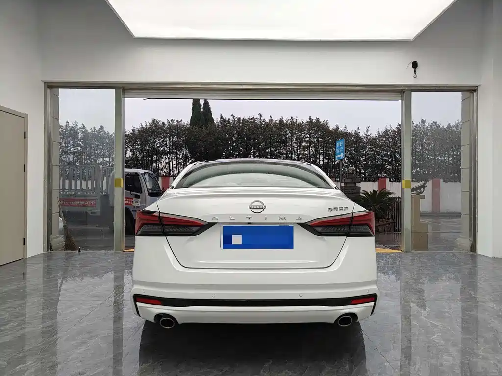 Nissan Teana 2023