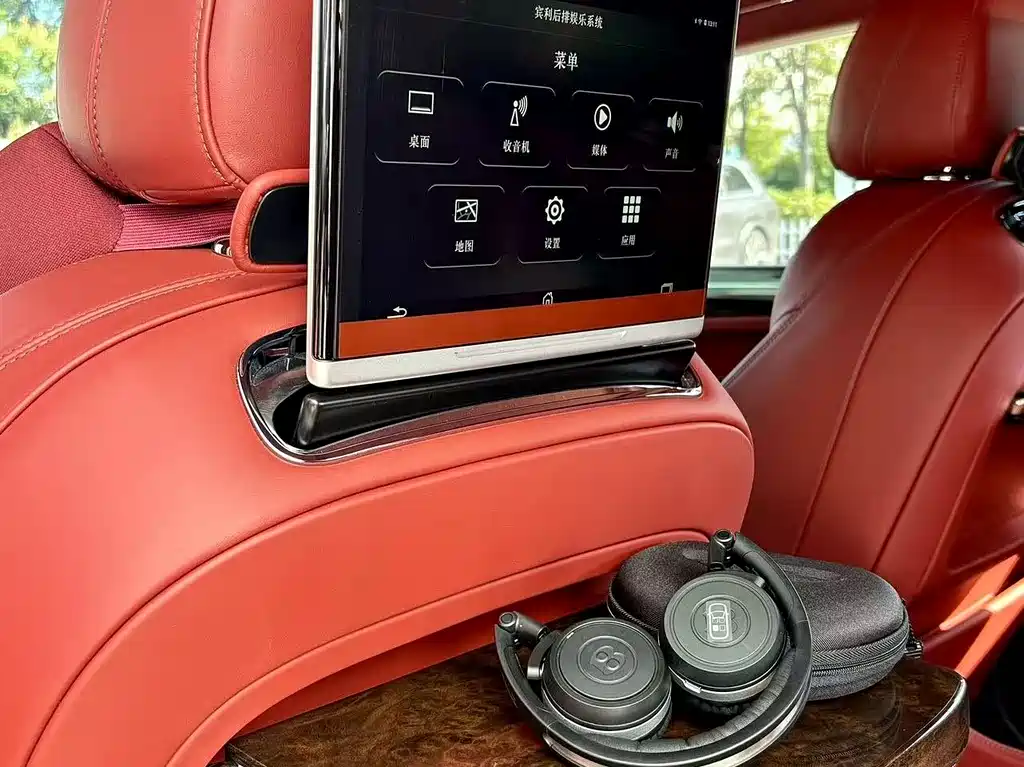 Bentley Mulsanne 2019 — фото 19