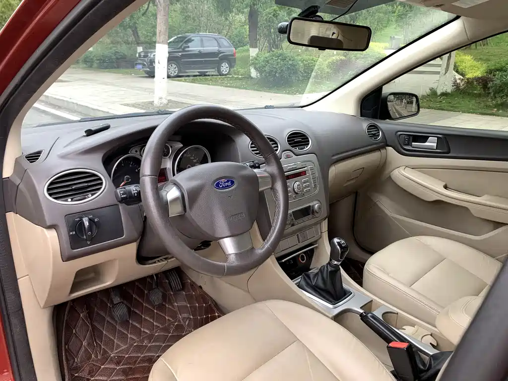 Ford Focus 2013 — фото 13