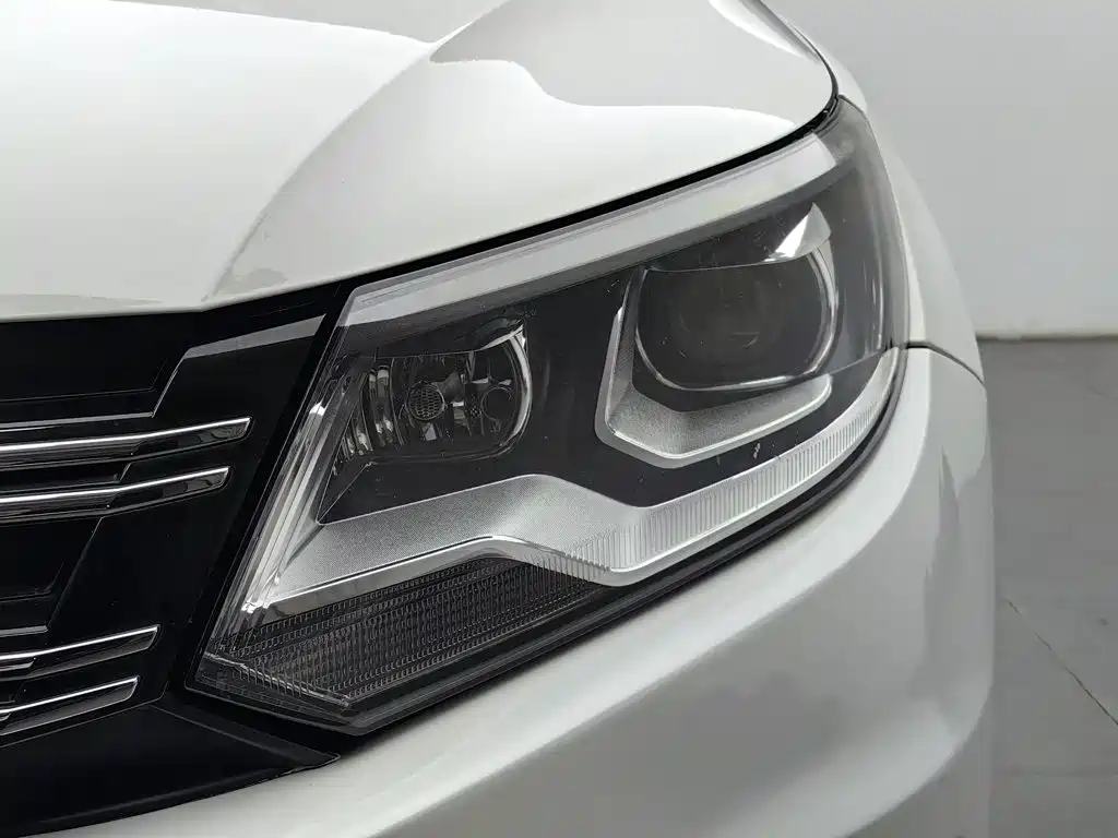 Volkswagen Tiguan 2018 — фото 7