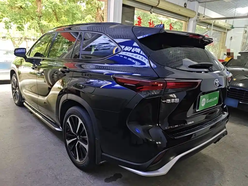 Toyota Crown Kluger 2024