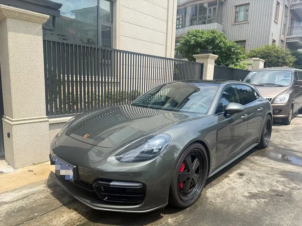 Porsche Panamera 2022